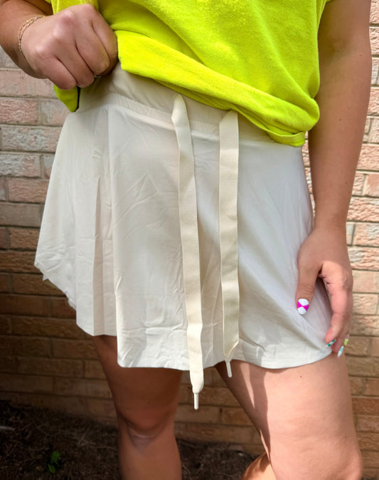 A Babe in Beige, Skort