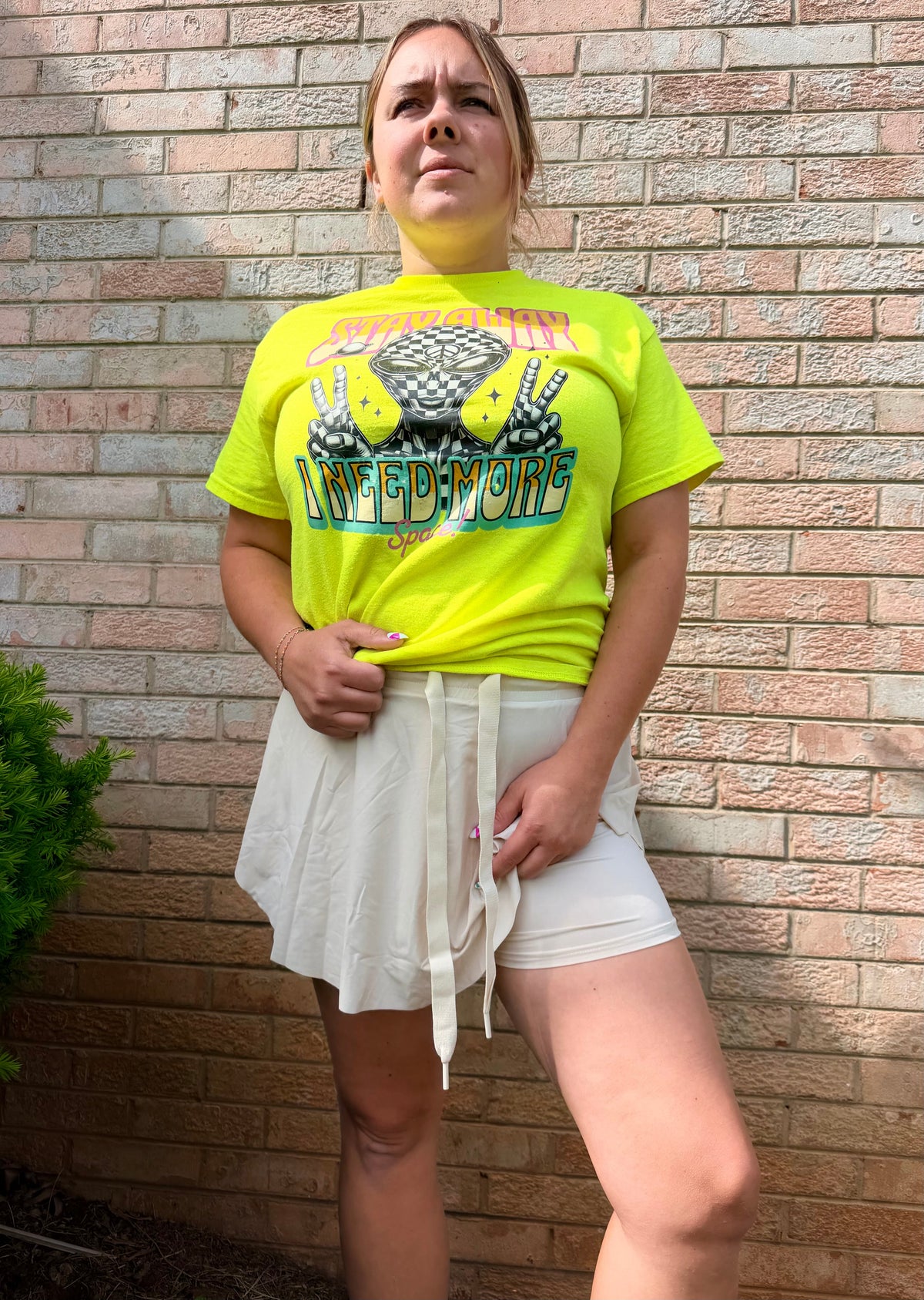 A Babe in Beige, Skort